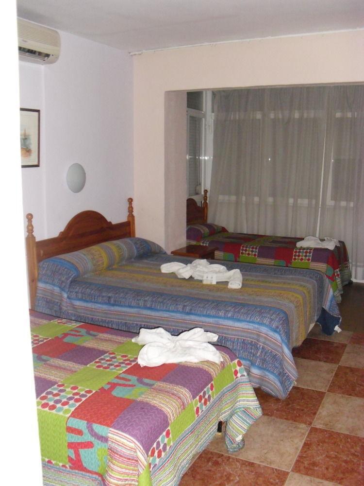 Hotel Virgen Del Rocio II Torremolinos Esterno foto