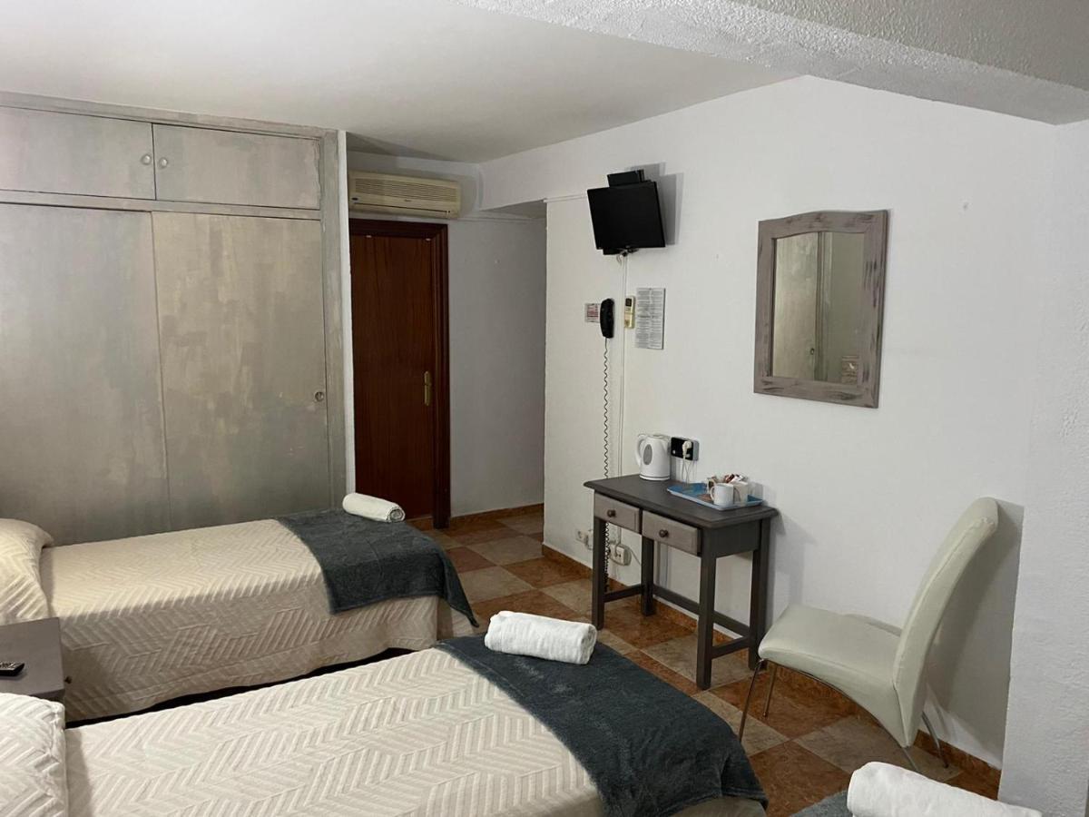 Hotel Virgen Del Rocio II Torremolinos Esterno foto