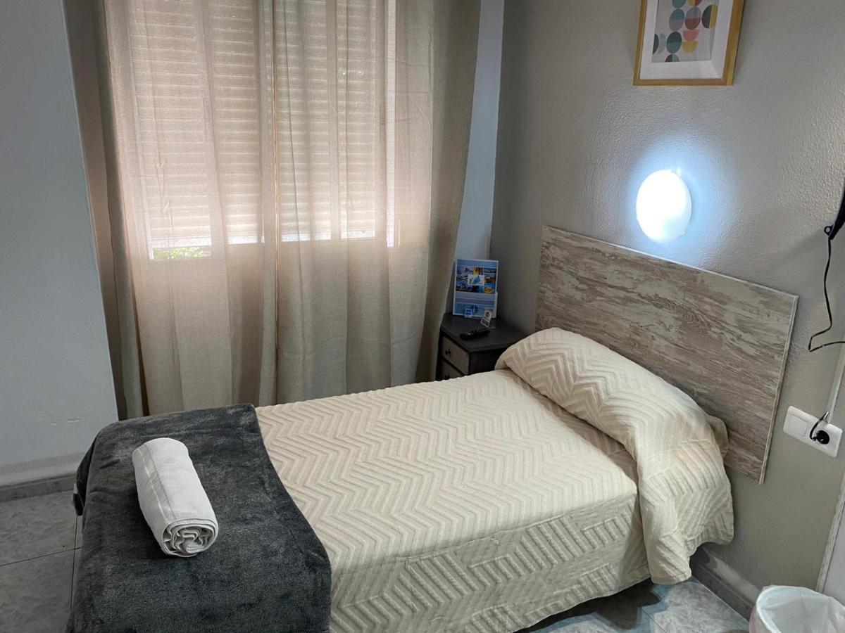 Hotel Virgen Del Rocio II Torremolinos Esterno foto